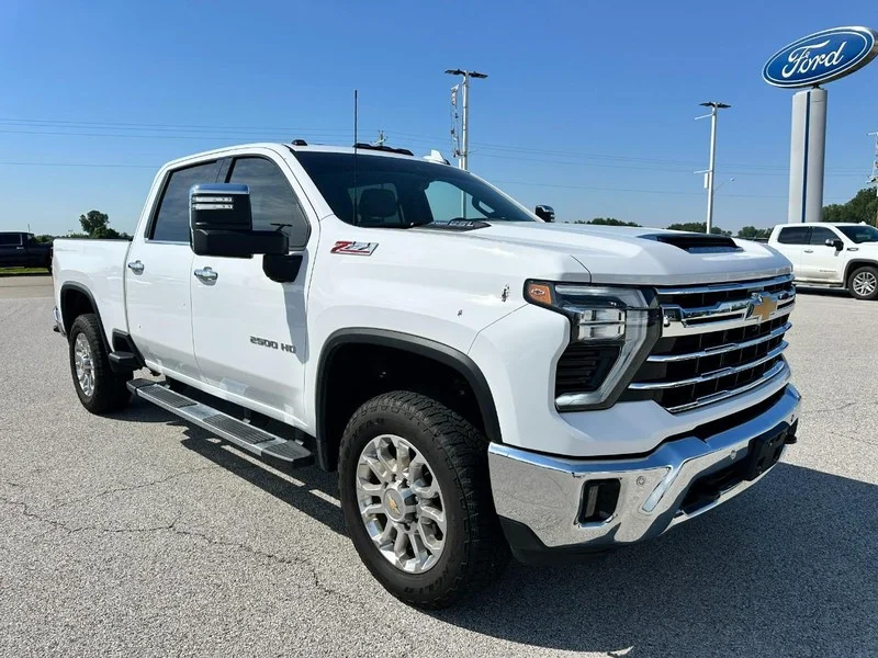 Certified Used 2025 Summit White / White Chevrolet 4WD Crew Cab 159" LTZ image 8