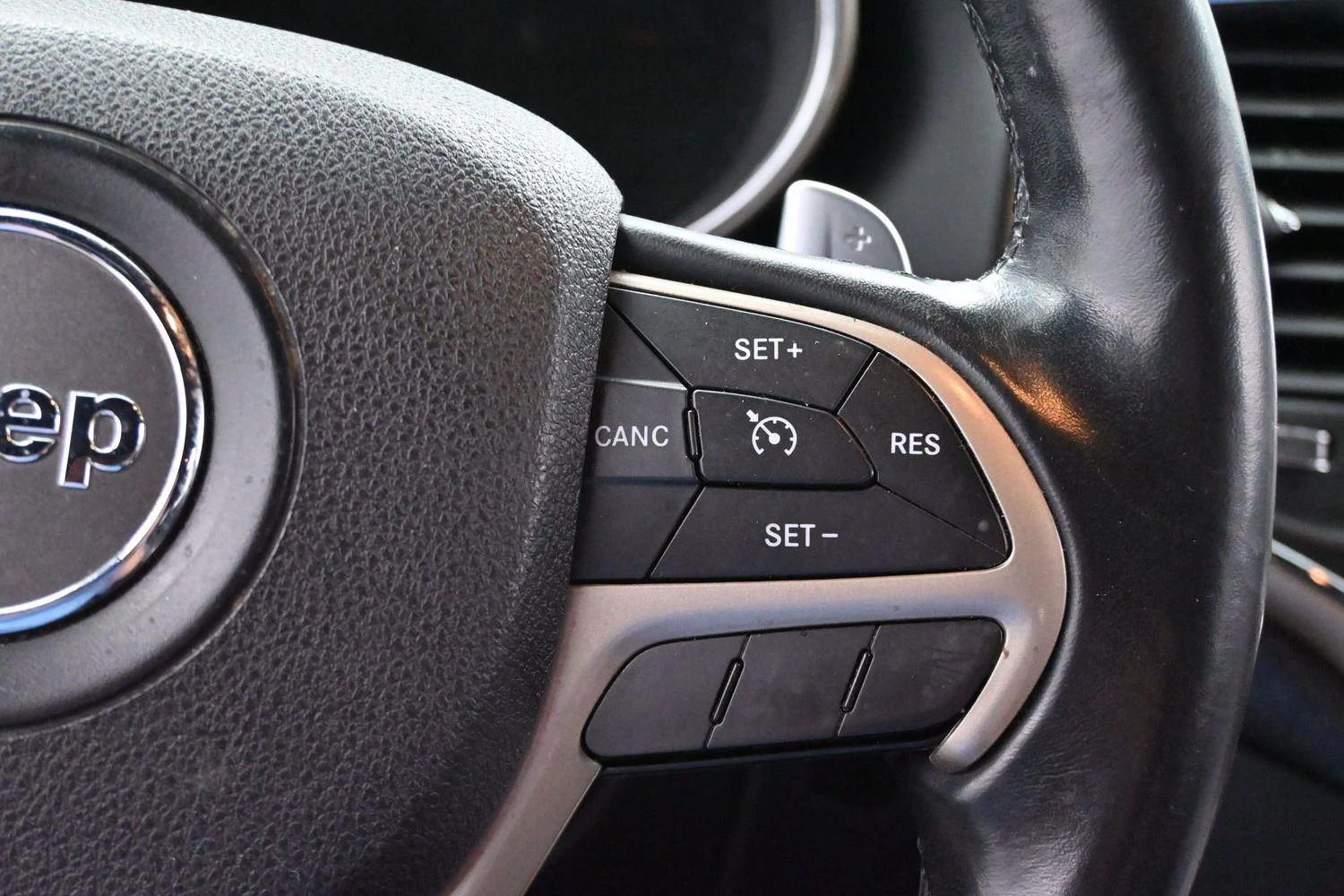 Used 2016  Jeep  image 18