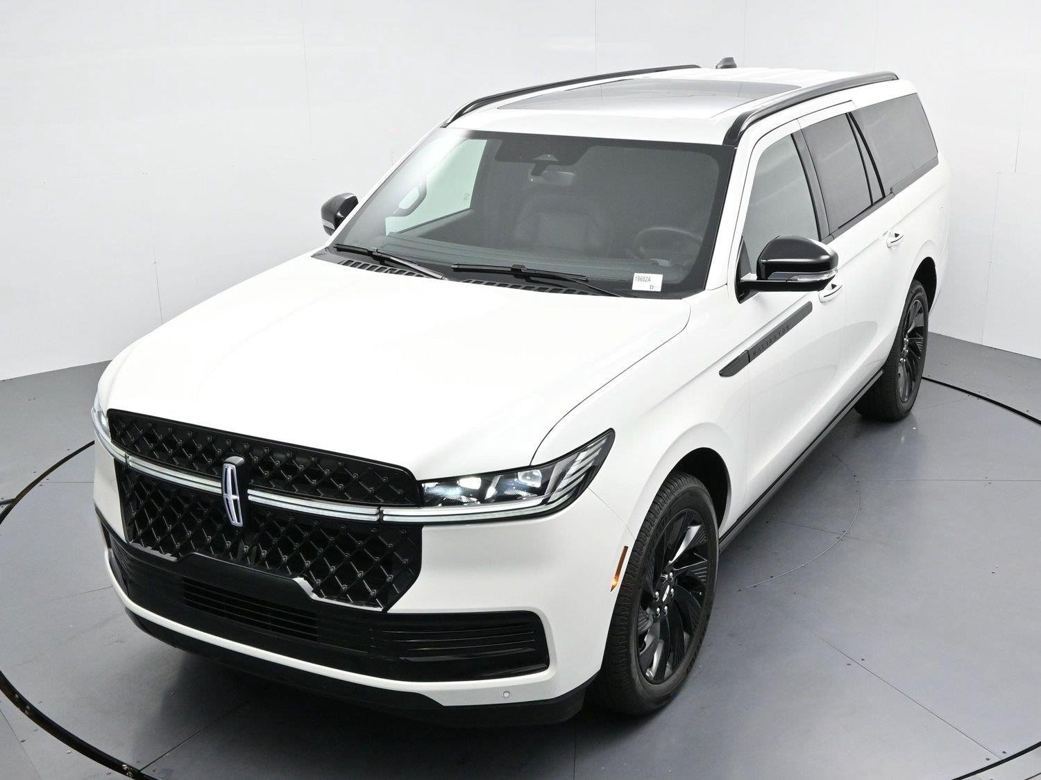 Used 2026 Pristine White Metallic Tri-coat Lincoln Reserve image 41