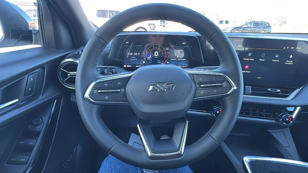 New 2027 Summit White Chevrolet LT image 28