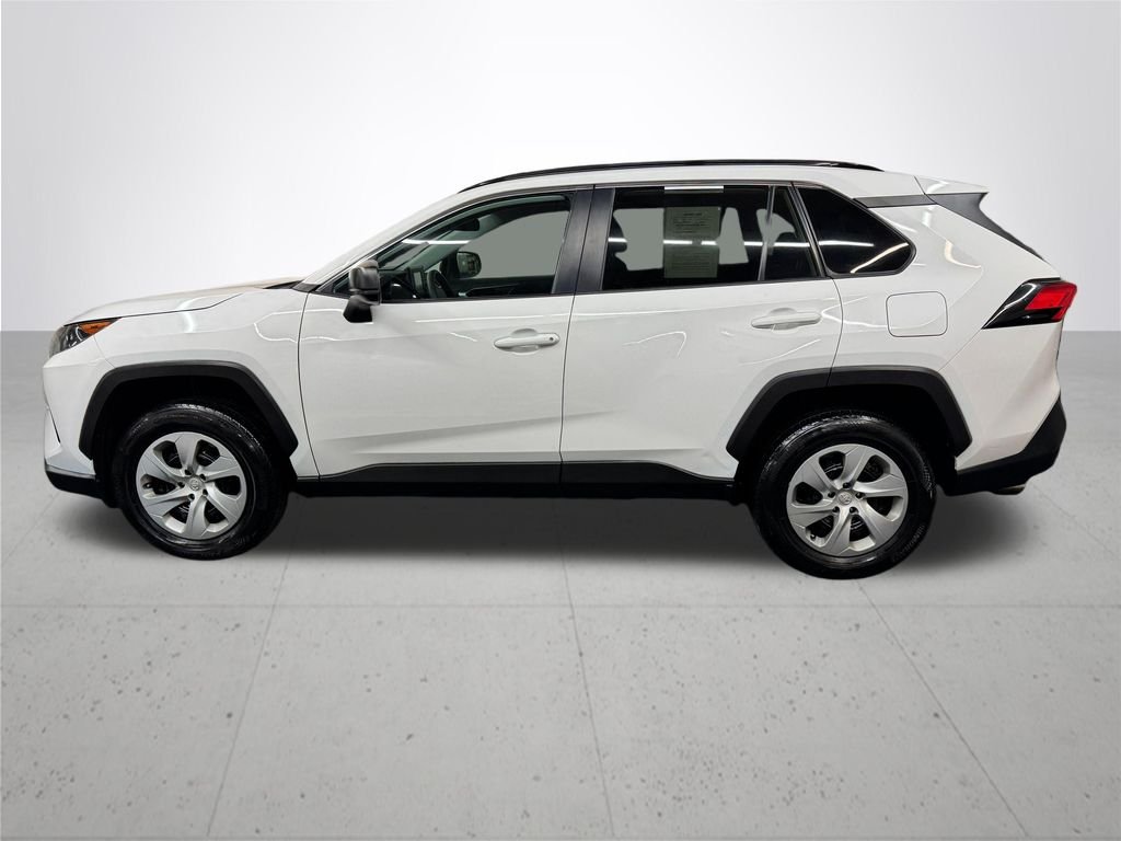 Used 2020 White Toyota LE image 3
