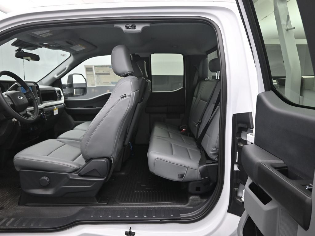 New 2026 Oxford White Ford XL image 16
