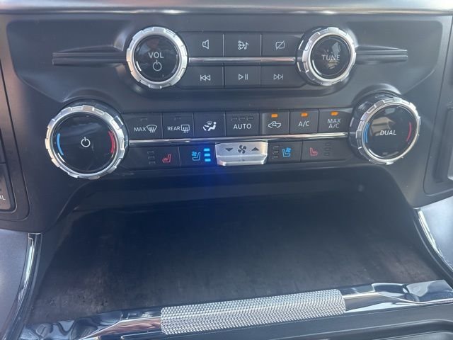 Used 2023 White Ford Lariat image 21