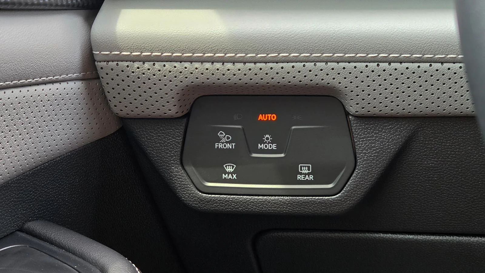 2026 Volkswagen Atlas Cross Sport SEL - Photo 22