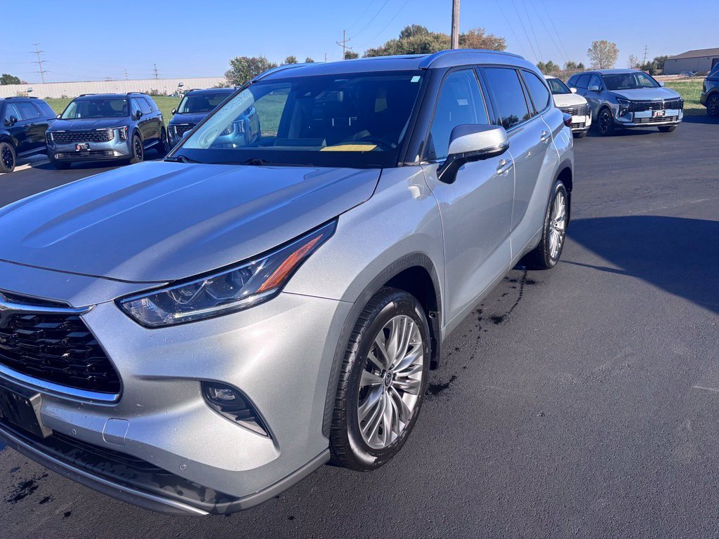 Used 2021 Celestial Silver Metallic Toyota Platinum image 9