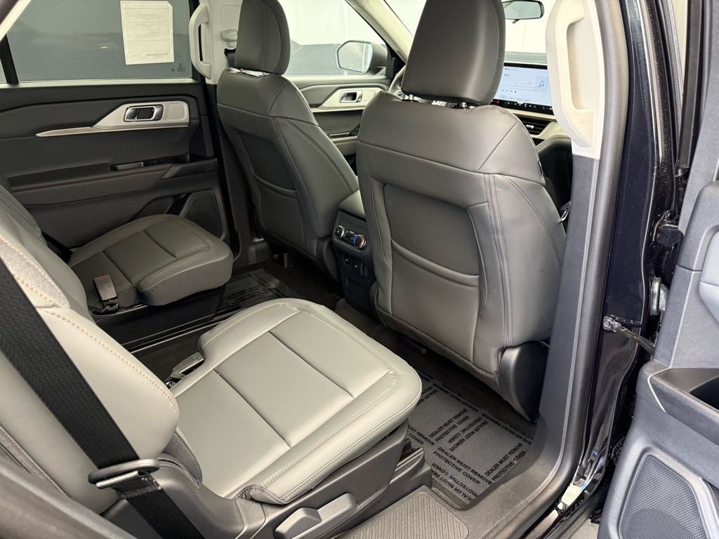 New 2026 Agate Black Metallic Ford Active image 58