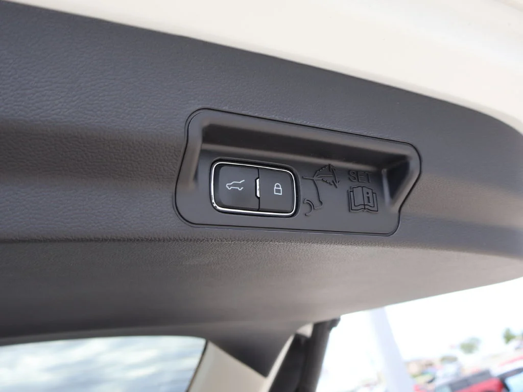 New 2026 Star White Metallic Tri-Coat Ford Active image 17