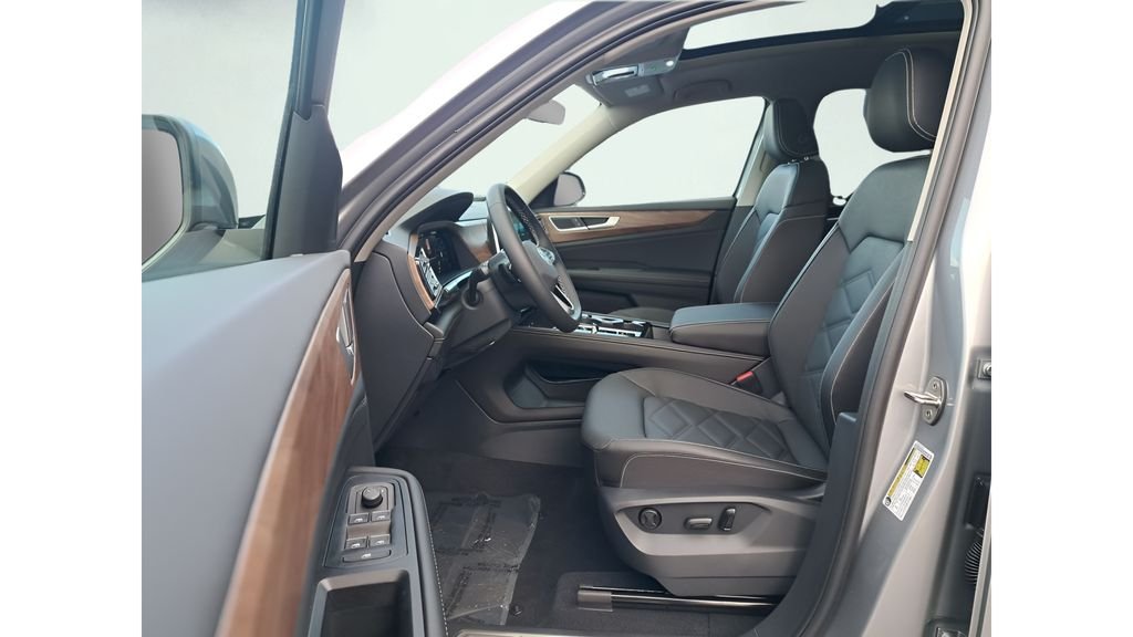 New 2026 Silver Volkswagen 2.0T SE w/Technology image 21