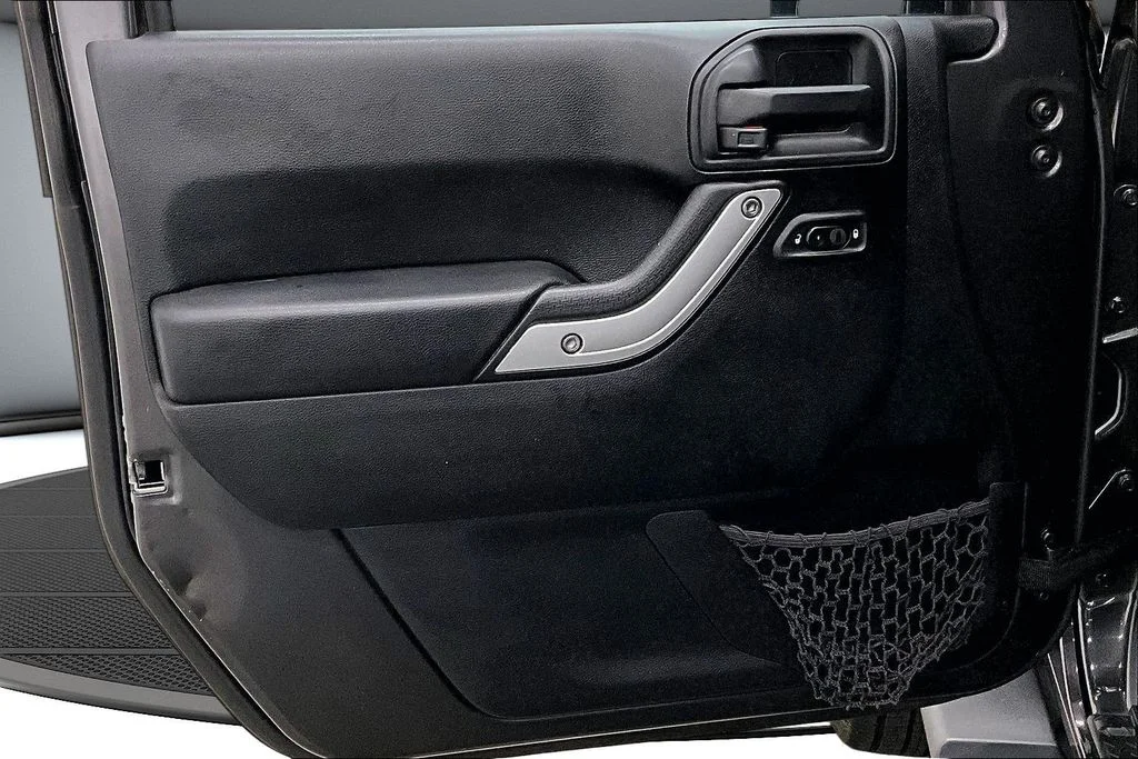 Used 2018 Gray Jeep Unlimited Rubicon image 20