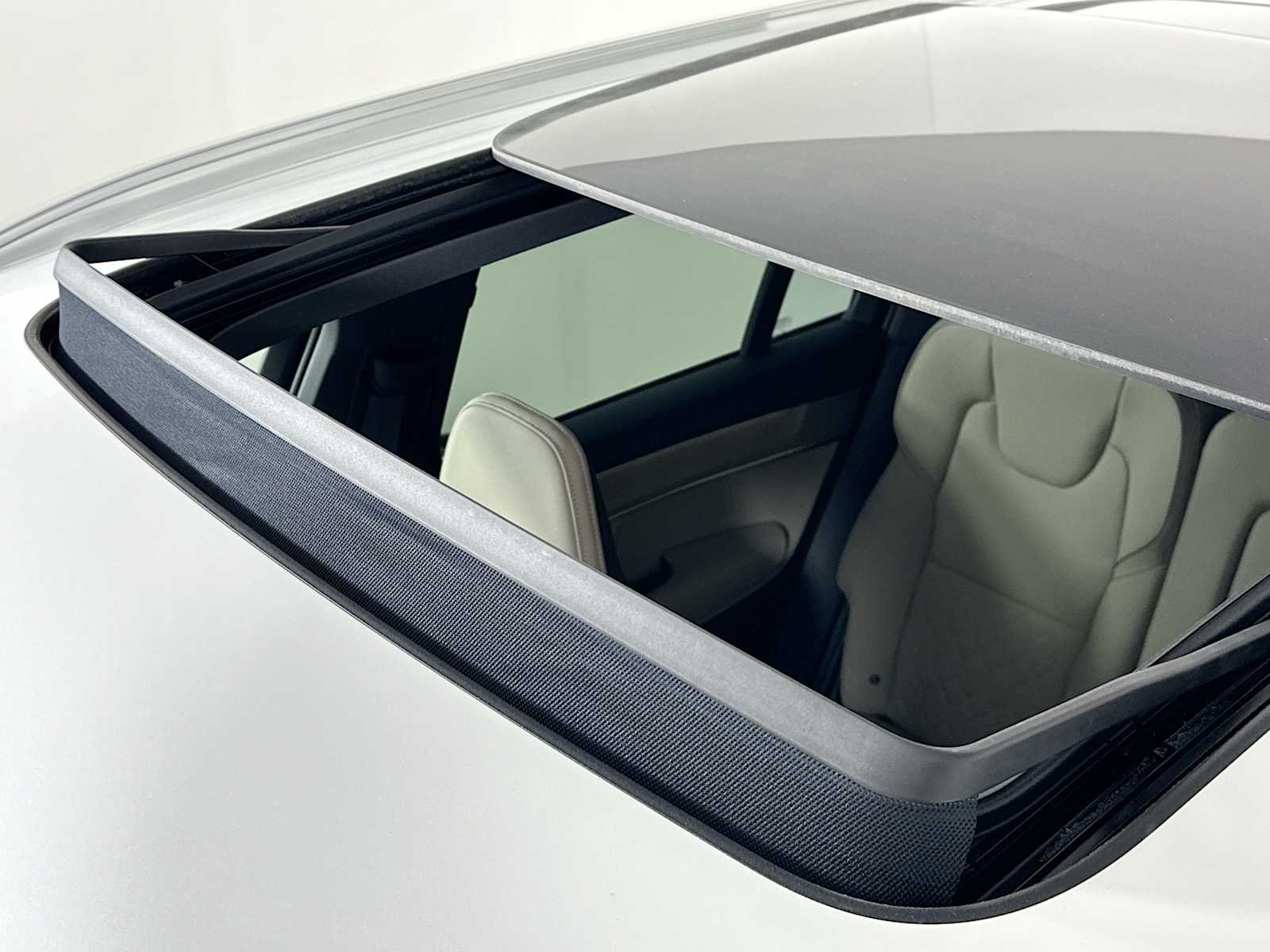 New 2026 Crystal White Volvo Core image 20