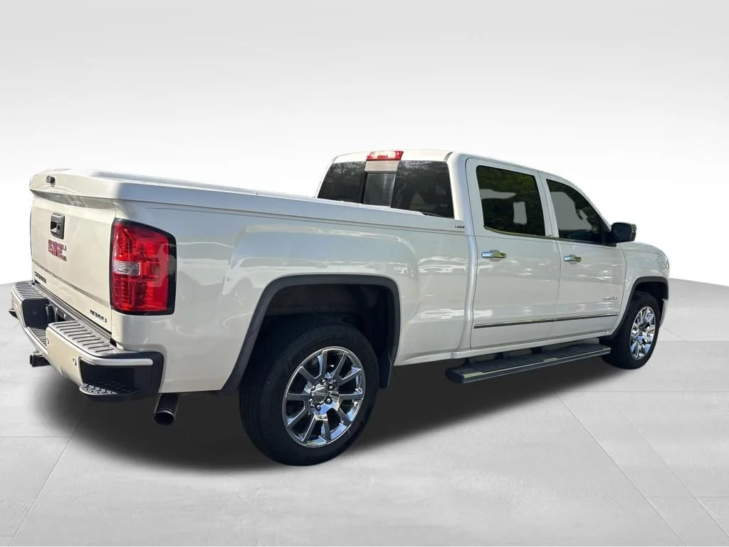 Used 2015 White GMC Denali image 14