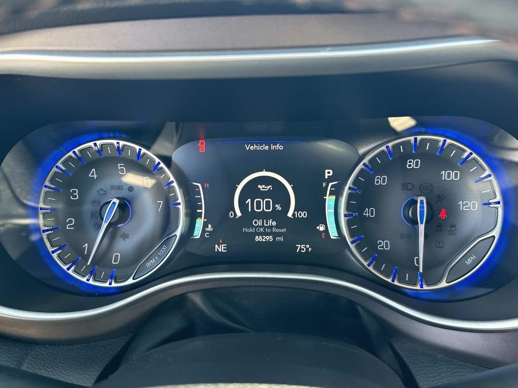 Used 2019 Blue Pearl Chrysler Touring L image 27