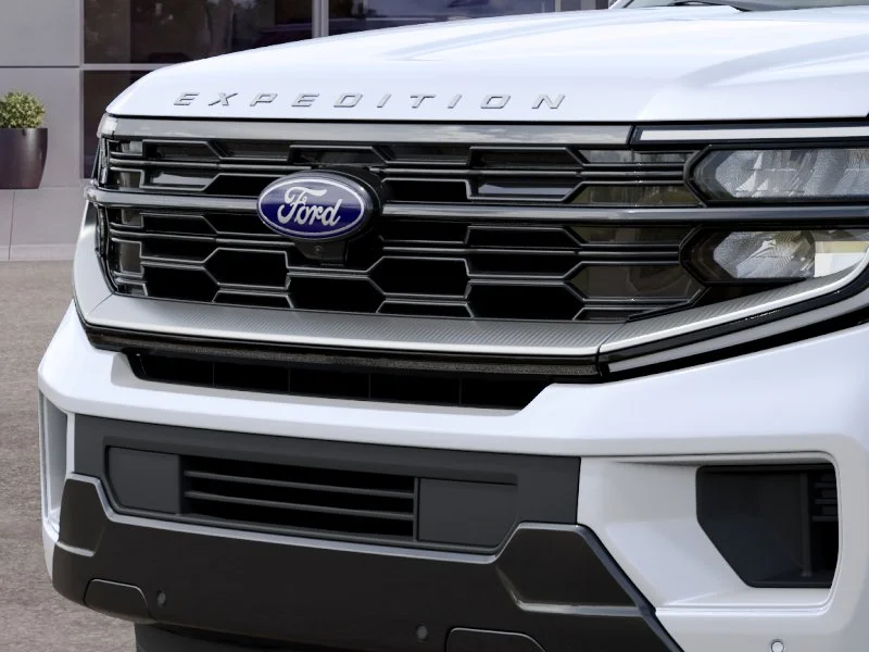 New 2027 Star White Metallic Tri-Coat Ford MAX Platinum image 17