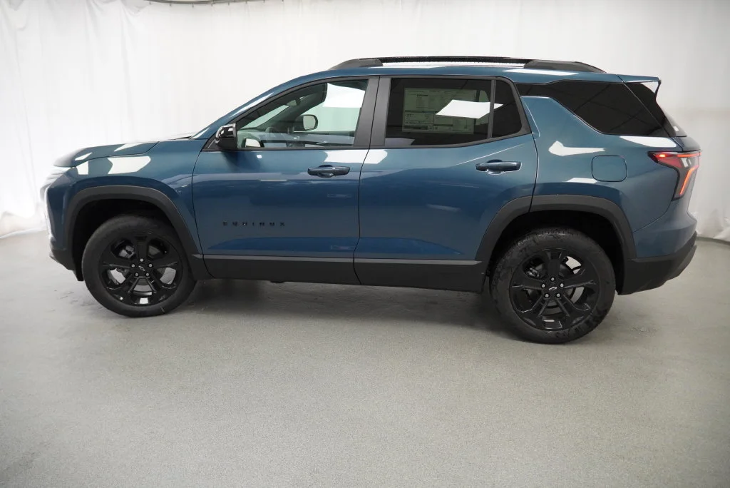 New 2027 Lakeshore Blue Metallic Chevrolet LT image 37