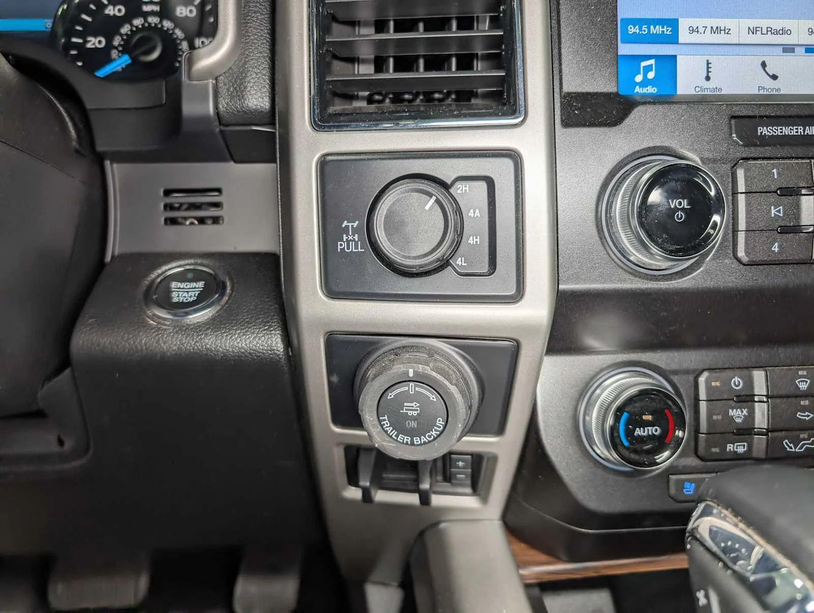 Used 2019 Magma Red Metallic Ford LARIAT image 34