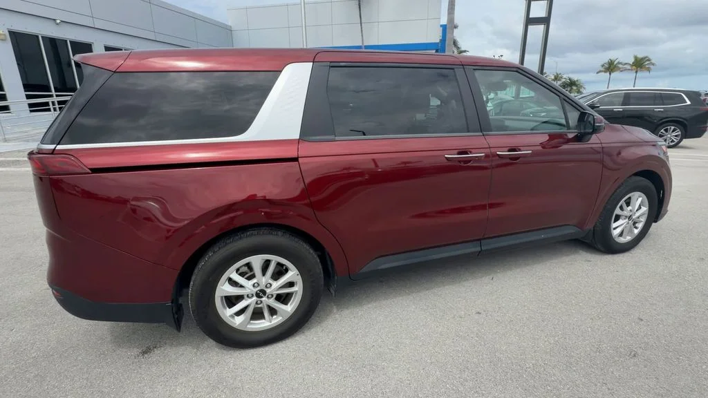 Used 2024 Red Kia LX image 8