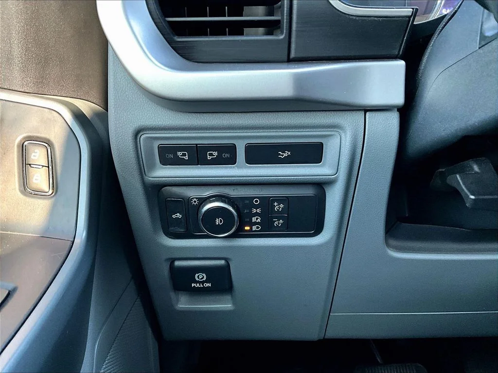 Used 2022 Silver Metallic Ford XLT image 17