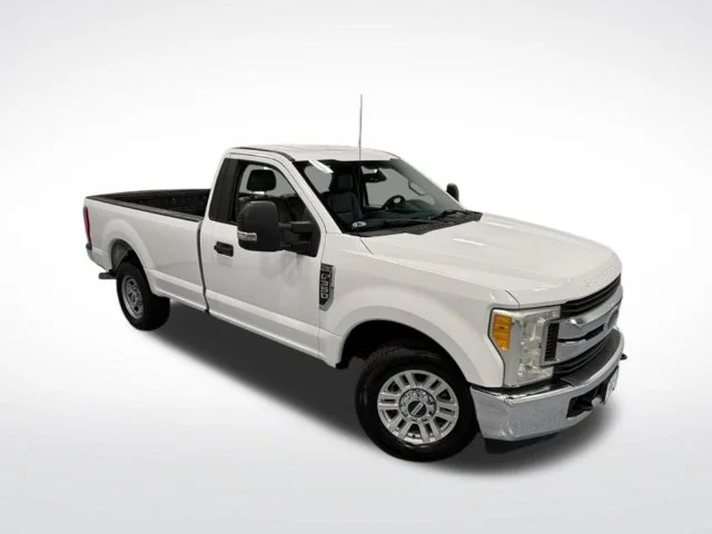 Used 2017 White Ford XL image 24