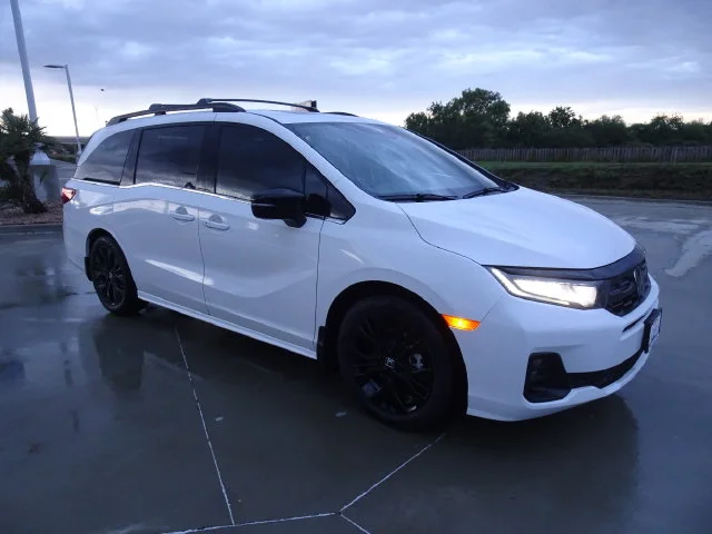 New 2026 Platinum White Pearl Honda Sport-L image 3
