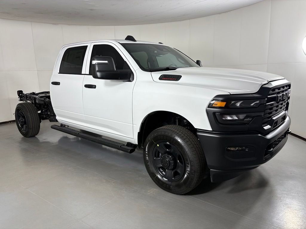 New 2026 Bright White Clear-Coat Exterior Paint RAM Tradesman image 2