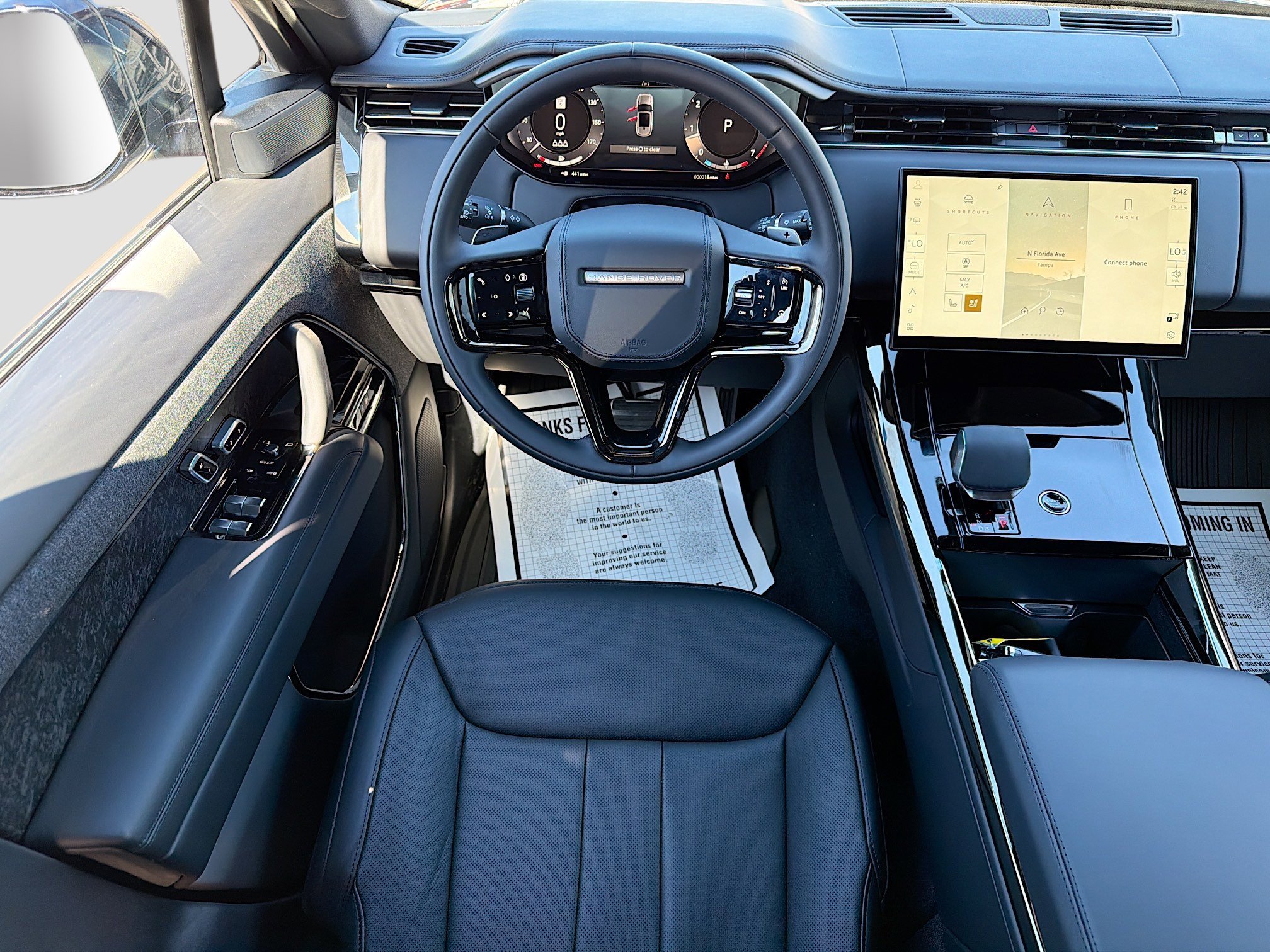 New 2026 Constellation Blue Ultra Metallic Gloss Land Rover Dynamic SE image 18