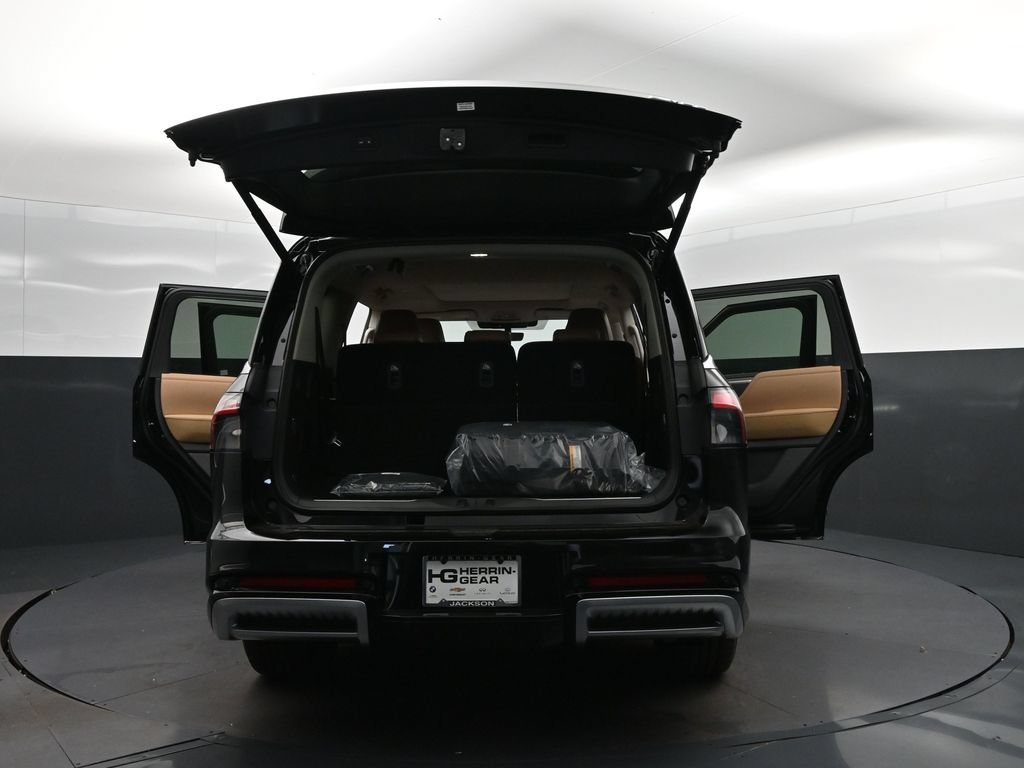 New 2027 BLACK OBSIDIAN INFINITI Luxe 2WD image 48
