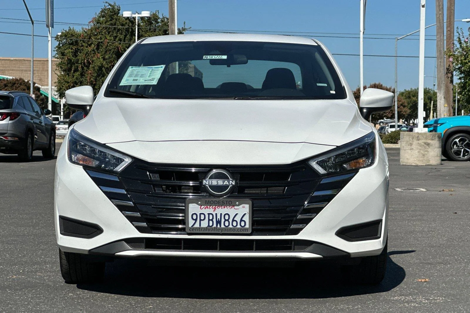 Used 2025 Aspen White Tricoat Nissan SV image 9