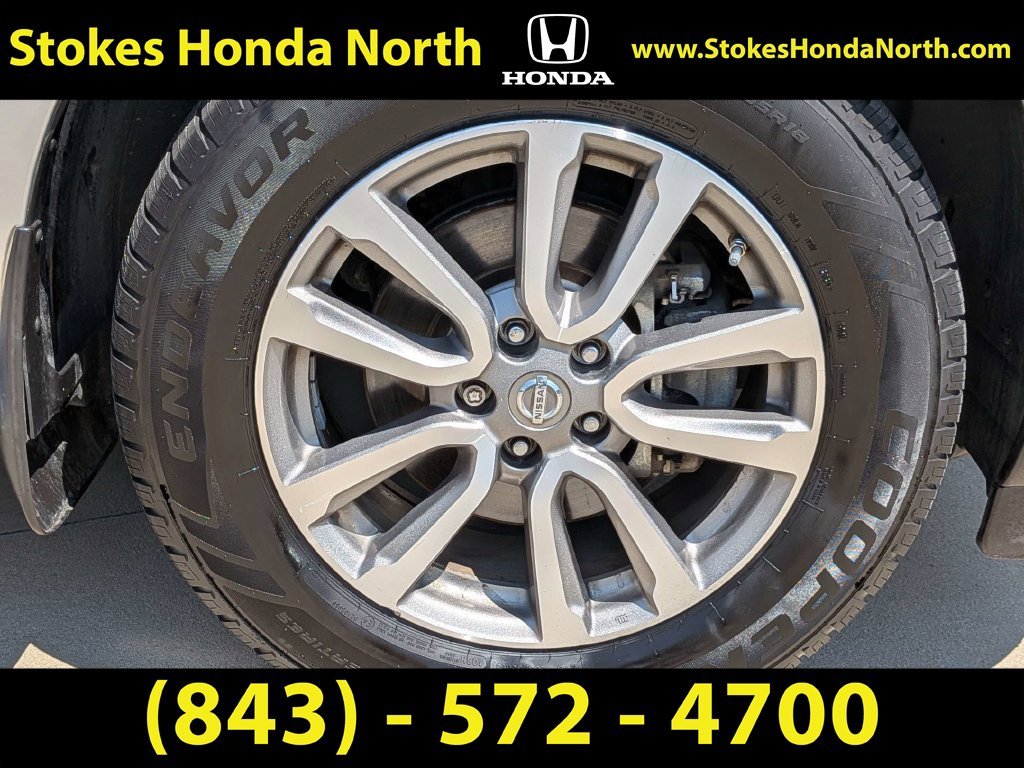 Used 2015 Silver Nissan SL image 16