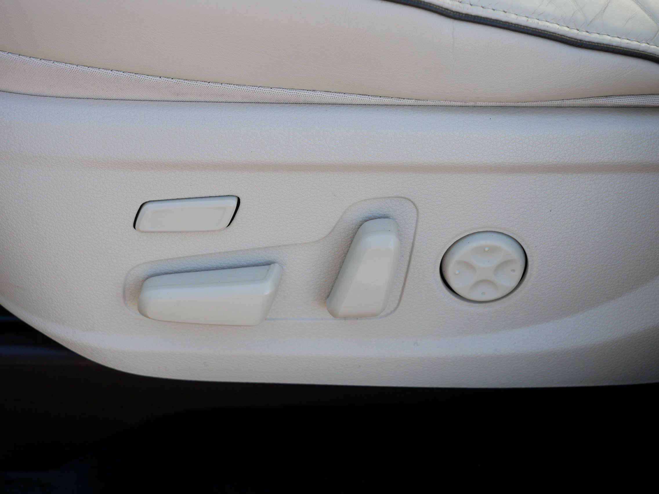 Certified Used 2020 Hyper White Hyundai Limited image 20