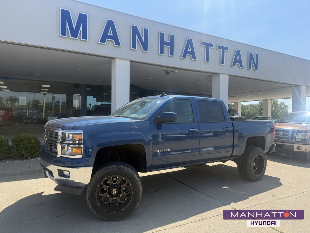 Used 2015 Deep Ocean Blue Metallic Chevrolet LT image 1