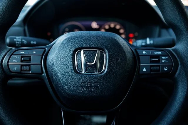 New 2026 Platinum White Honda LX image 39