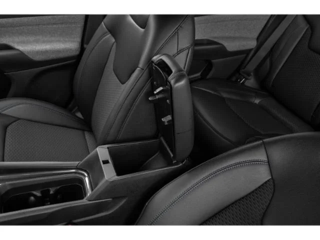 New 2026 Bright White Clearcoat Jeep Latitude image 14