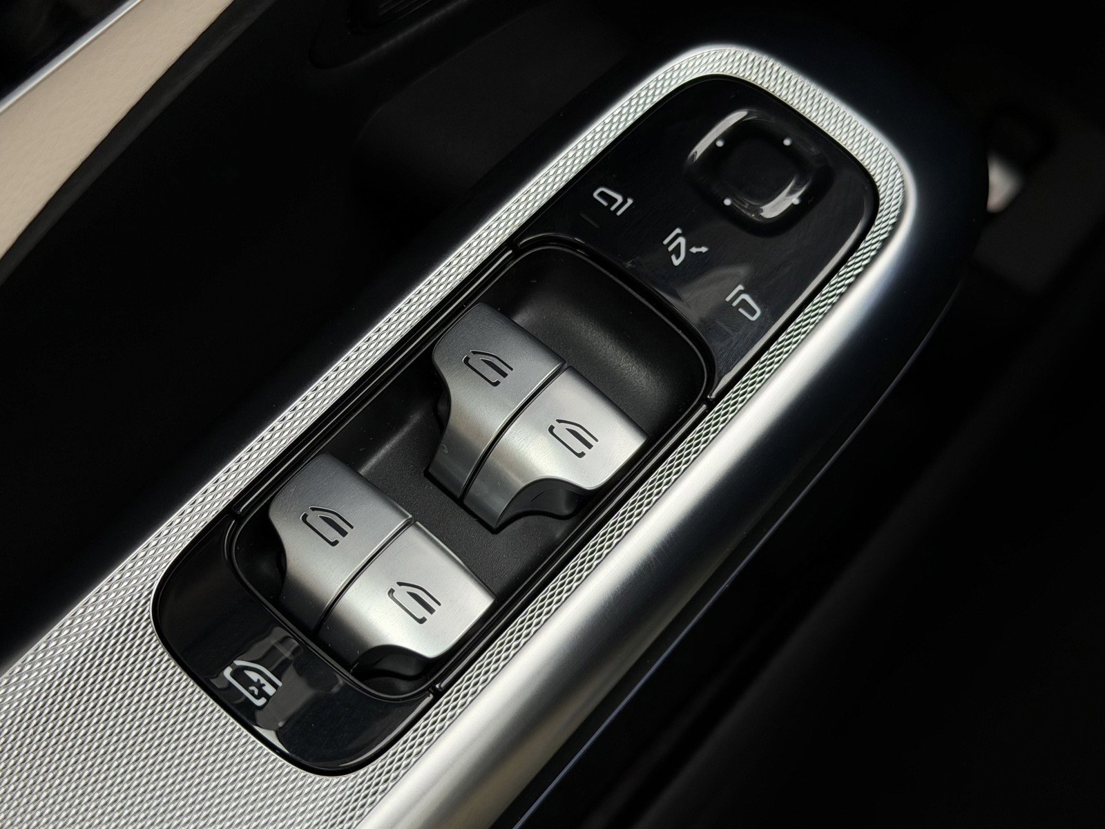 New 2026 Verde Silver Metallic Mercedes-Benz E 350 image 39