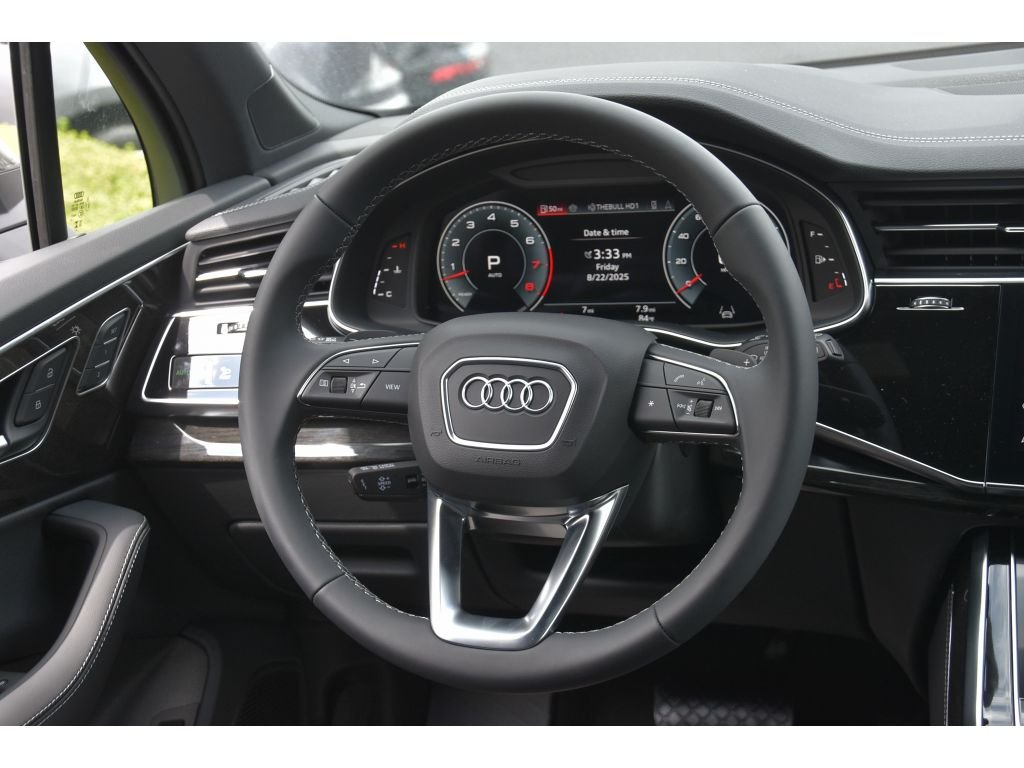 Used 2025 Gry Audi Premium Plus image 18