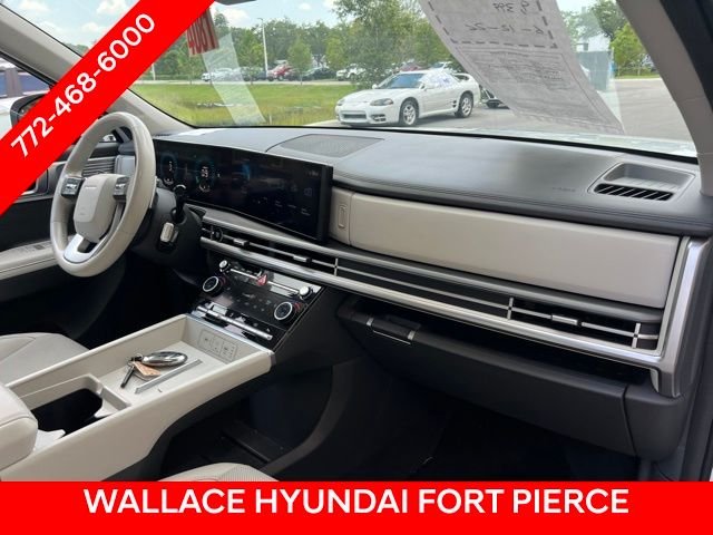 Used 2024 White Hyundai SEL image 10