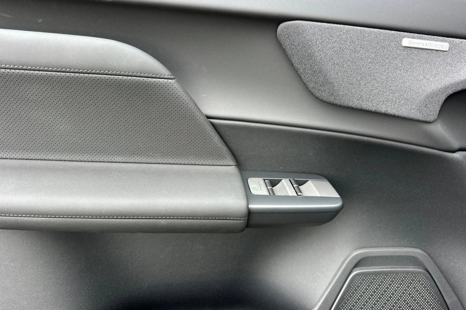 New 2027  Volvo Ultra image 9