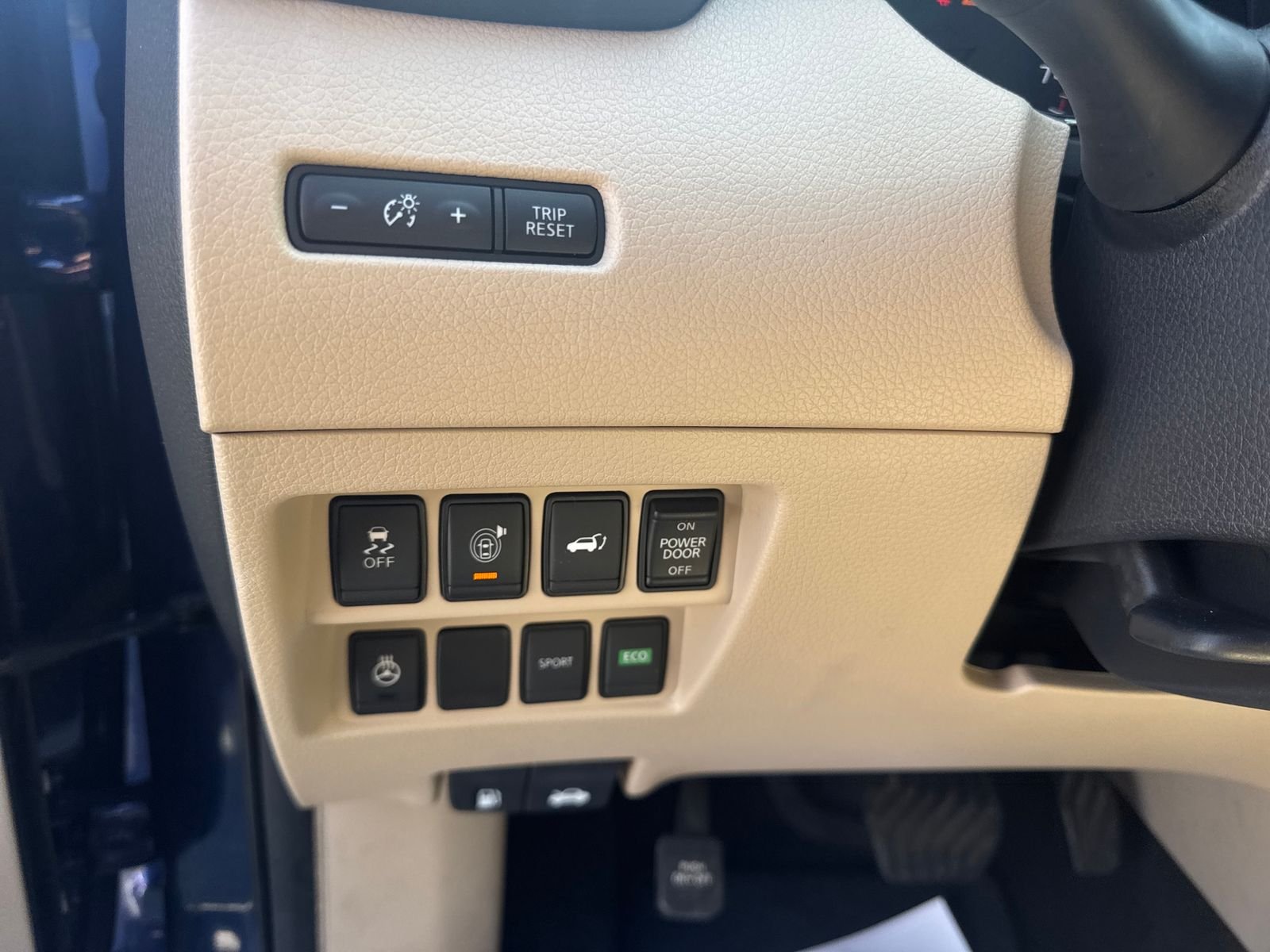 Used 2017 Blue Nissan SL image 25