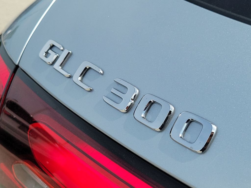 New 2027 Cirrus Silver Metallic Mercedes-Benz GLC 300 image 7