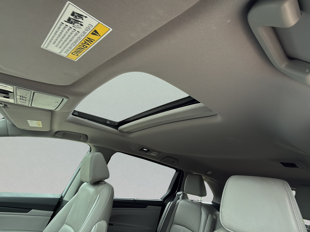 Used 2019 Silver Honda EX-L image 28