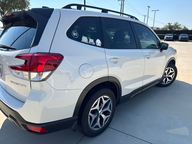 Used 2024  Subaru Premium image 4