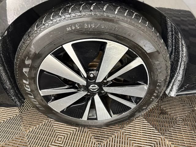 Used 2020 Black Nissan 2.5 SL image 26