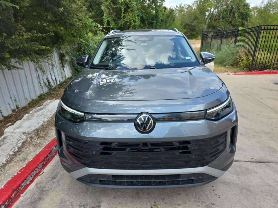 Used 2025 Gray Volkswagen 2.0T SE image 9