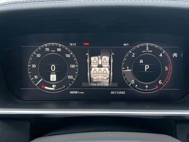 Used 2018 White Land Rover HSE image 11