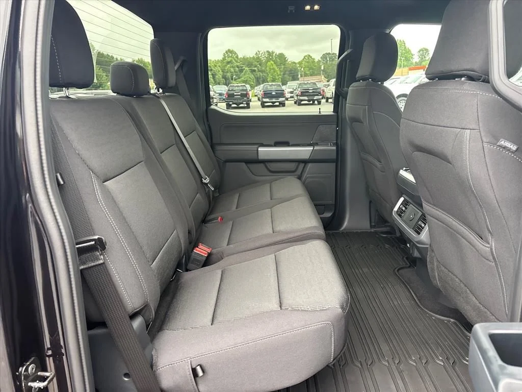 New 2026 Agate Black Metallic Ford XLT image 15