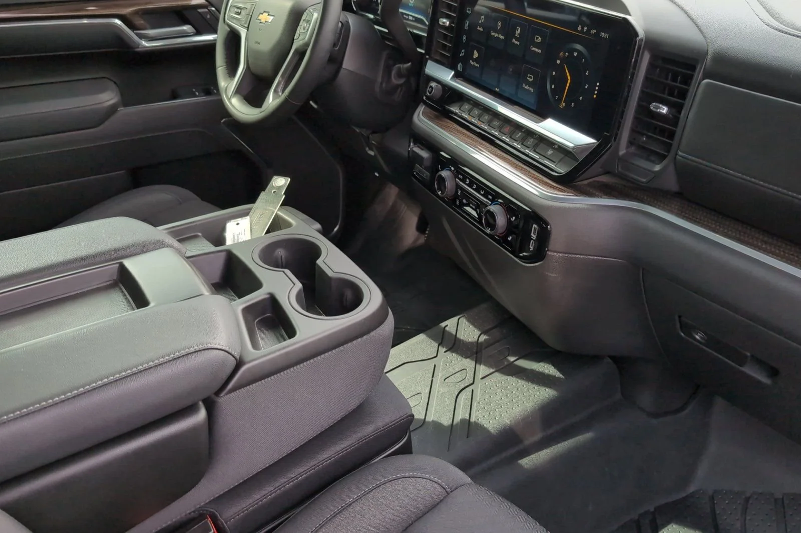 Used 2025 Summit White Chevrolet LT image 16