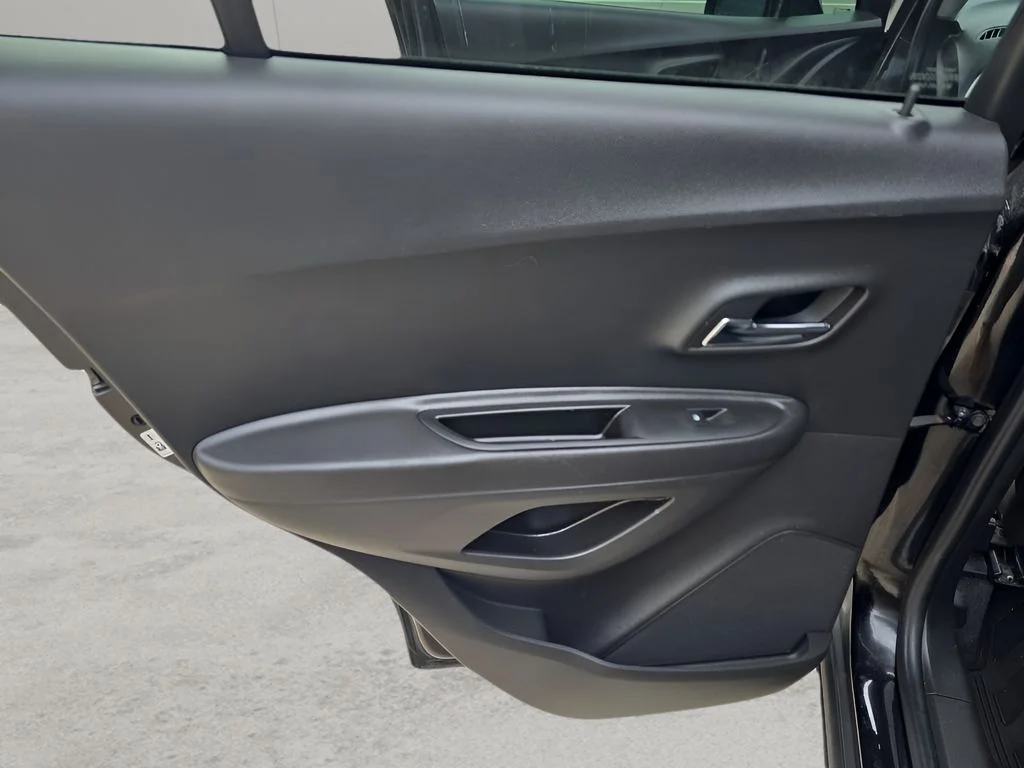 Used 2019 Black Chevrolet 1LT image 25