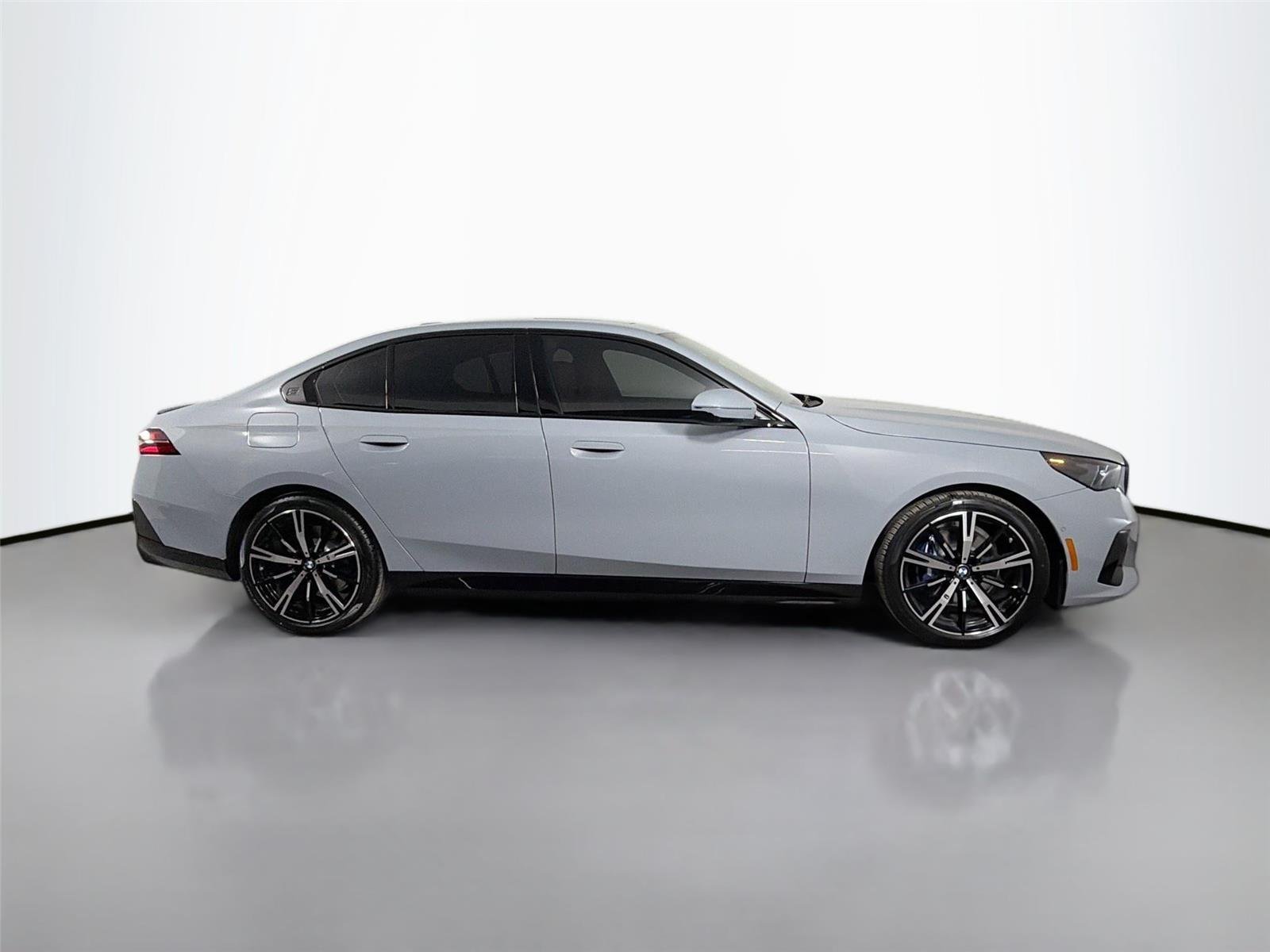 New 2027 Brooklyn Grey Metallic BMW 530i image 7