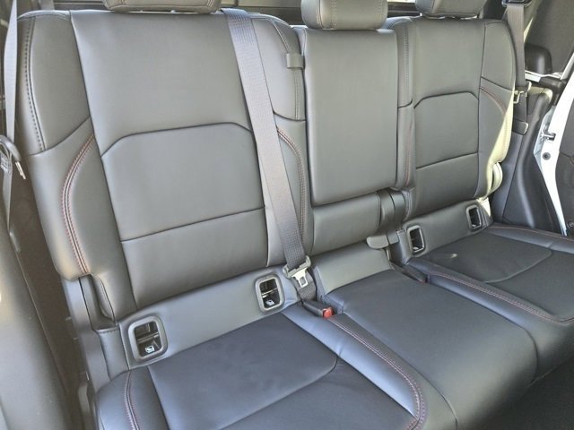Used 2025 Bright White Clearcoat Jeep Rubicon image 31