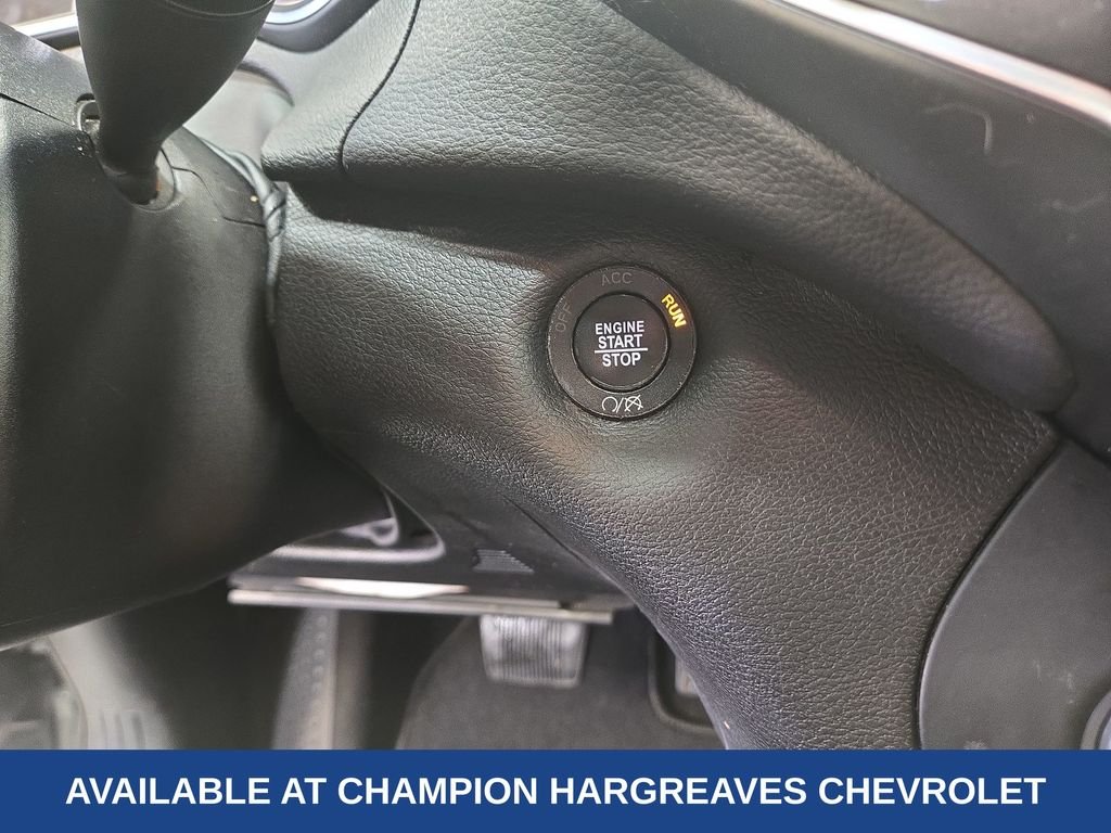 Used 2021 Gray Clearcoat Jeep Latitude Lux image 22