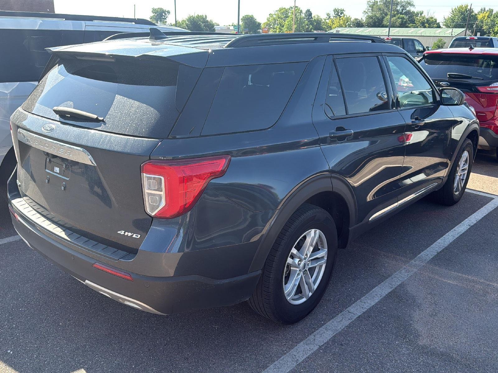 Used 2024 Stone Blue Ford XLT image 4